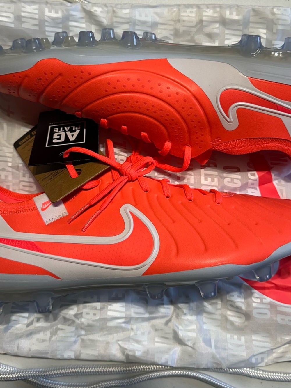 Nike Legend 10 Elite AG-PRO Men's Size 11 Hot Lava/White DV4330-800 with bag